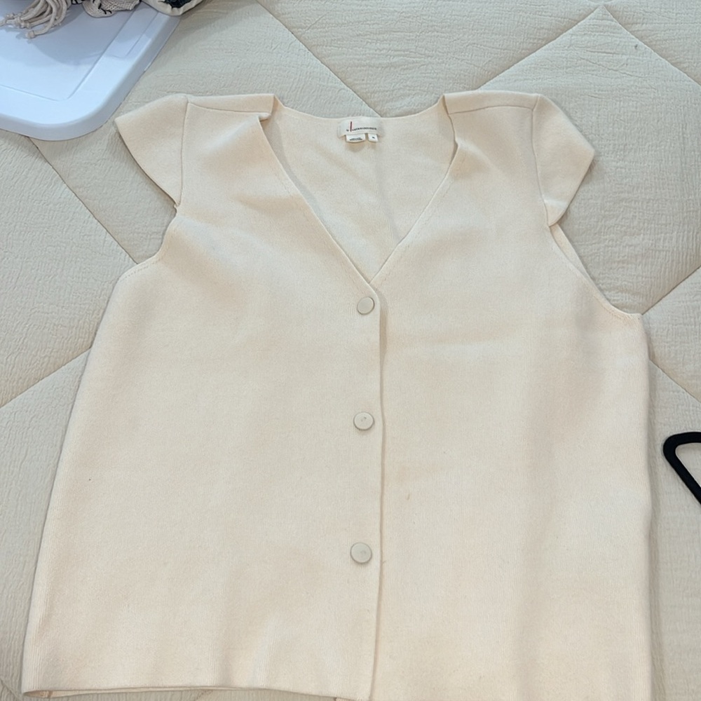 Anthropologie Cream V-Neck Button Front Tunic